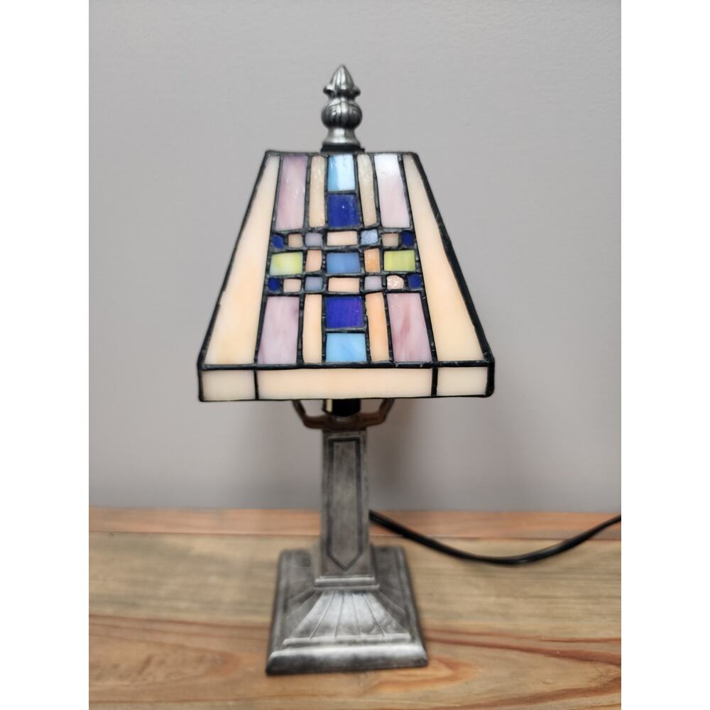 Vintage Tiffany/Mission-Style Stained Glass Corded Electric Table Lamp 12" Tall